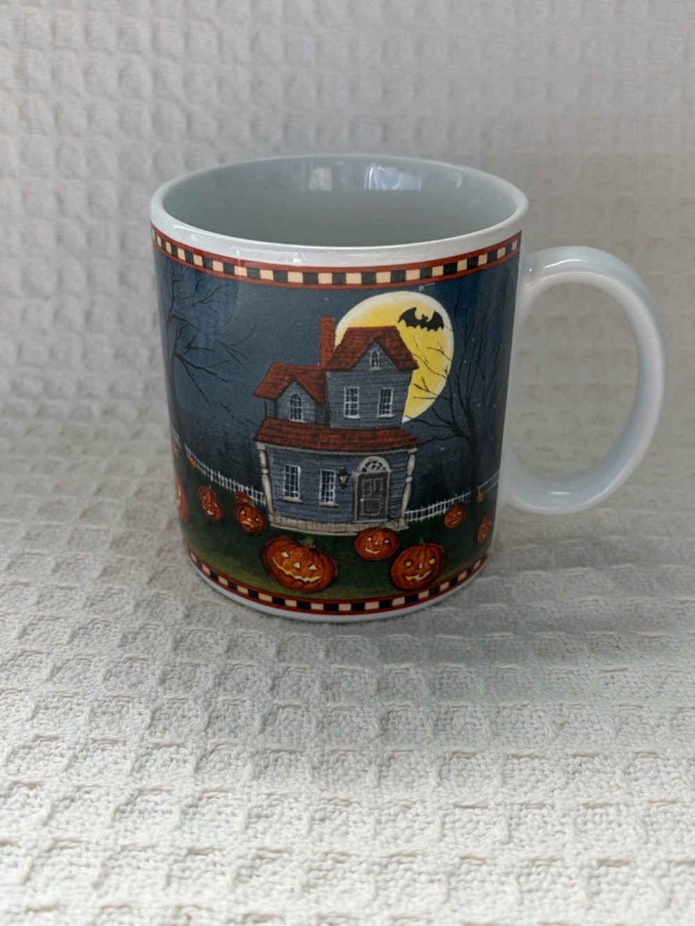 Vintage David Carter Brown Pumpkin Hollow Haunted House With Pumpkins 2002 Mug